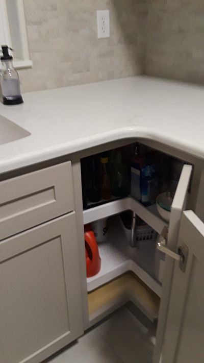 Corner storage cabinet